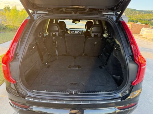 Used 2018 Volvo XC90 T6 Momentum w/ Convenience Package AWD/4WD image 11