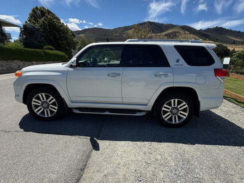 Used 2012 Toyota 4Runner Limited w/ Convenience Pkg AWD/4WD image 5