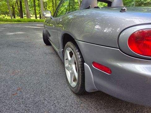 Used 2003 MAZDA MX-5 Miata Shinsen RWD image 6
