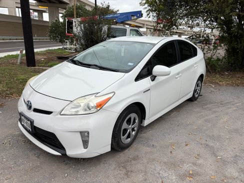 Used 2014 Toyota Prius Four image 1