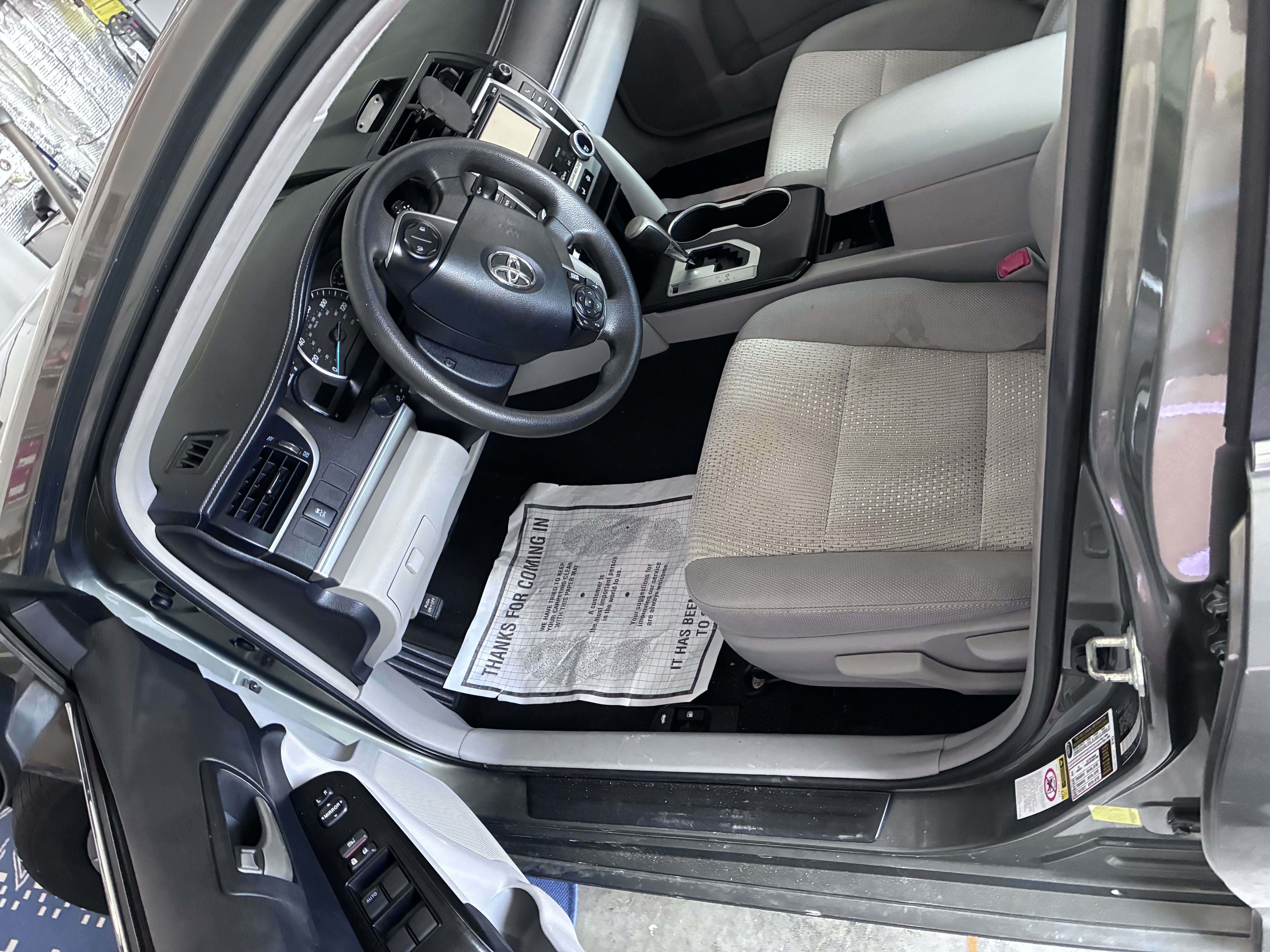 Used 2012 Toyota Camry LE FWD image 8