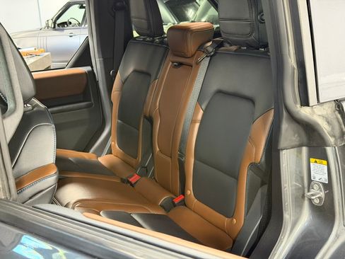 Used 2024 Ford Bronco Outer Banks w/ Sasquatch Package AWD/4WD image 14