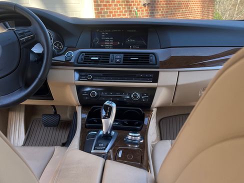 Used 2013 BMW 528i Sedan image 10