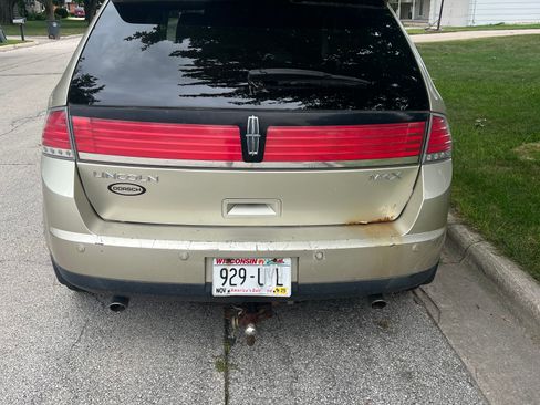 Used 2010 Lincoln MKX 2WD image 4