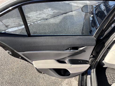 Used 2018 Toyota Camry XSE image 31