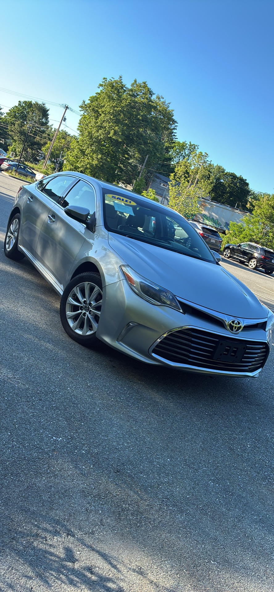 Used 2016 Toyota Avalon XLE FWD image 2