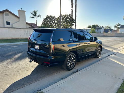 Used 2022 Cadillac Escalade Sport Platinum image 4