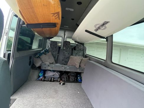 Used 2004 Dodge Sprinter 2500 w/ Cooling Group RWD image 6