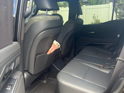 Used 2024 Lexus GX 550 AWD/4WD image 7