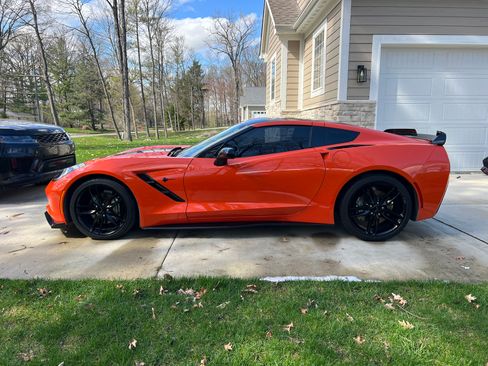 Used 2019 Chevrolet Corvette Stingray Coupe w/ Carbon Flash Badge Package image 6