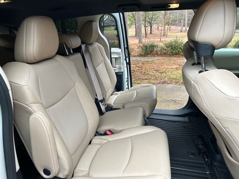 Used 2021 Toyota Sienna XLE image 10