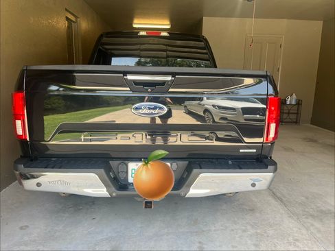 Used 2019 Ford F150 Lariat w/ Equipment Group 502A Luxury AWD/4WD image 16