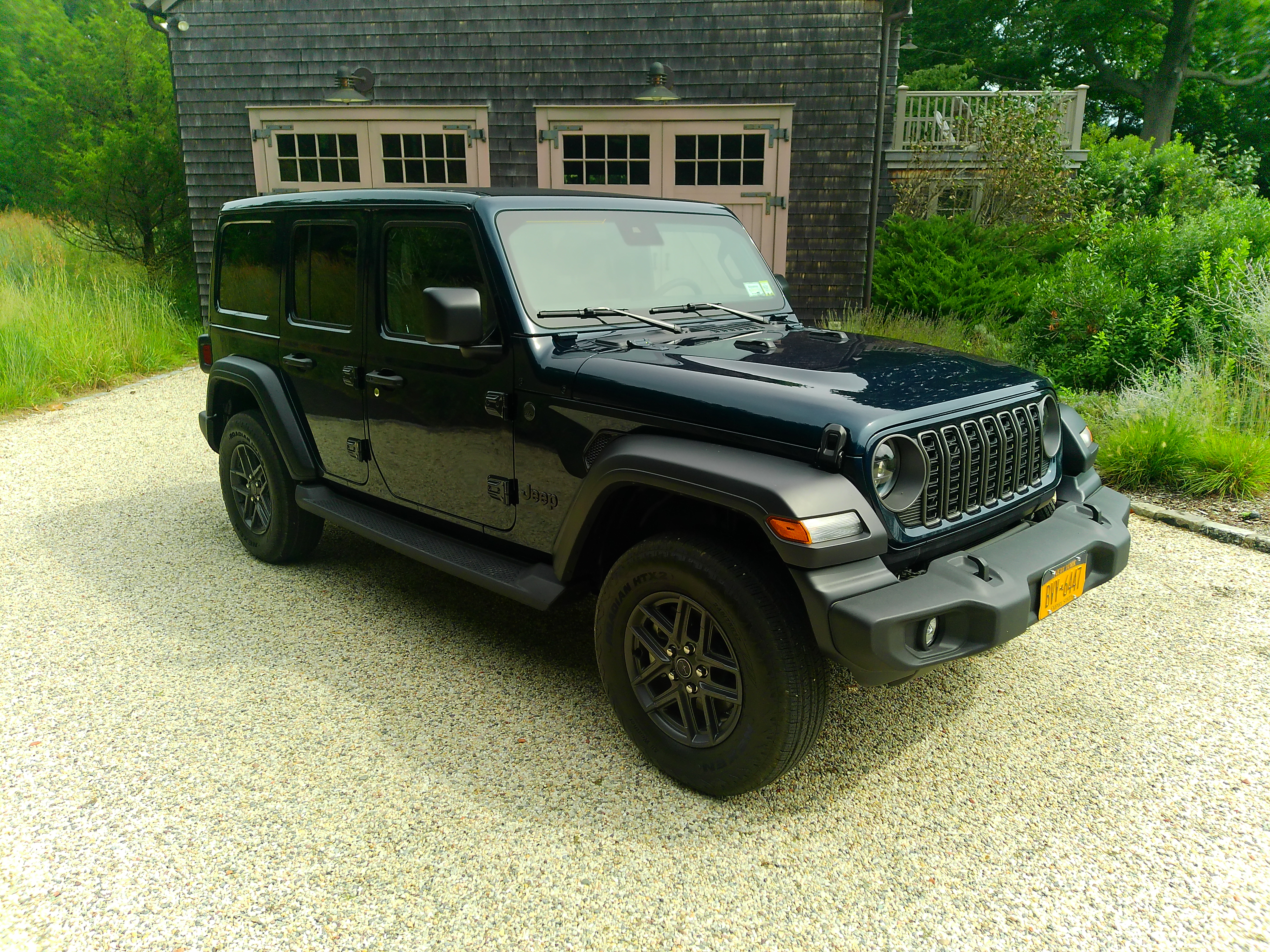 Used 2025 Jeep Wrangler Unlimited Sport AWD/4WD image 4