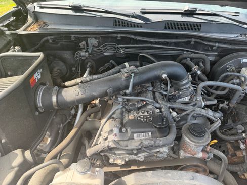 Used 2017 Toyota Tacoma SR w/ SR Convenience Package AWD/4WD image 21