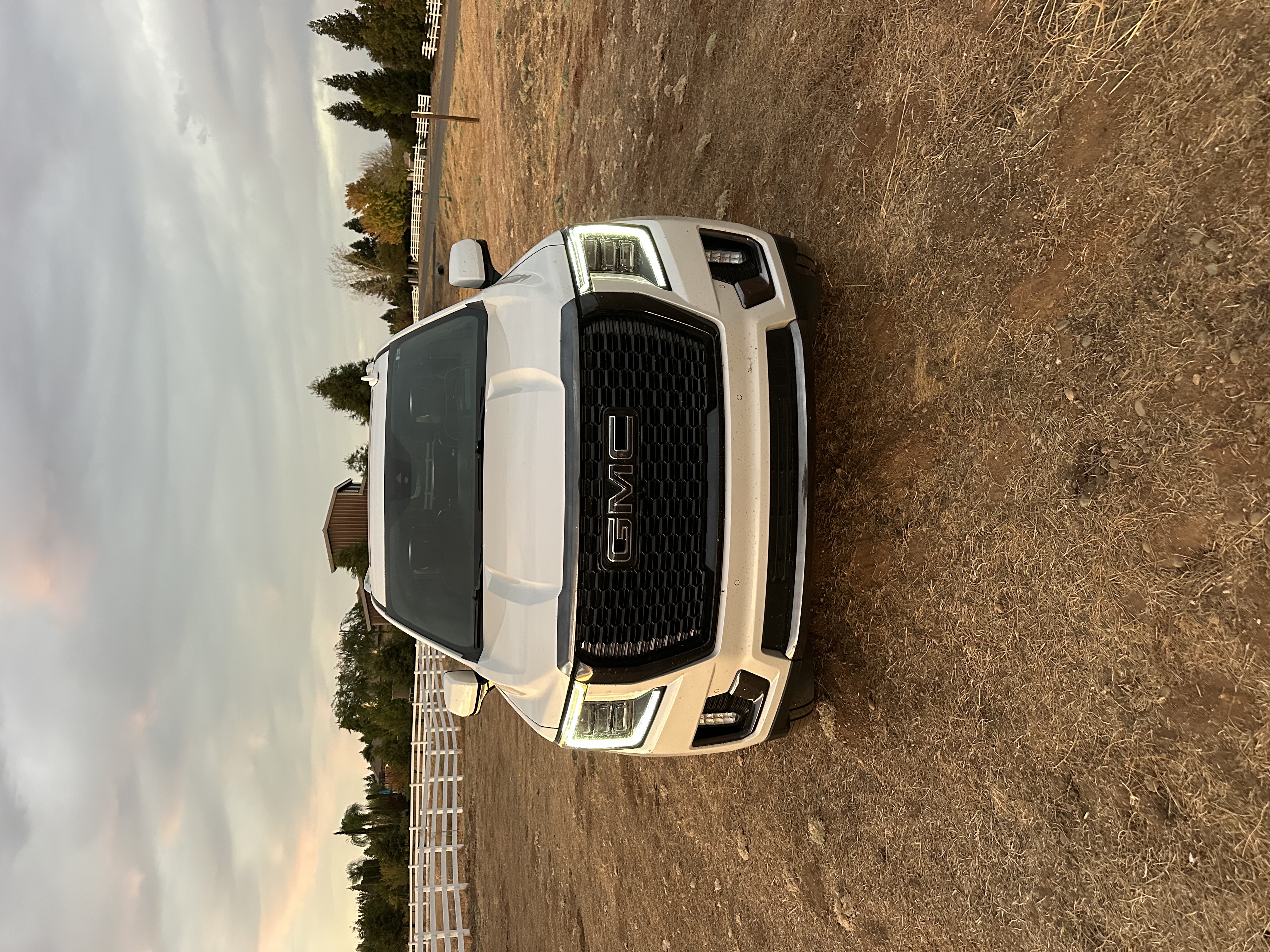 Used 2023 GMC Yukon XL Denali Ultimate AWD/4WD image 12