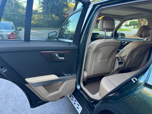 Used 2011 Mercedes-Benz GLK 350 2WD image 16