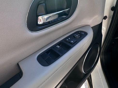 Used 2016 Honda HR-V EX image 22