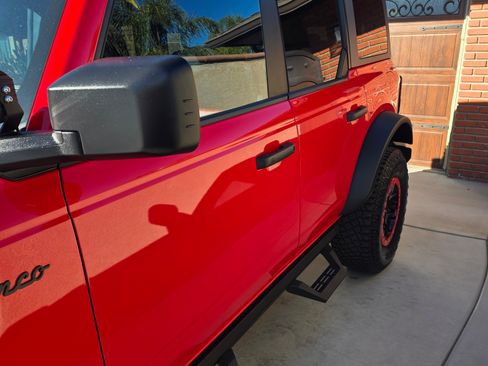 Used 2022 Ford Bronco Wildtrak image 2