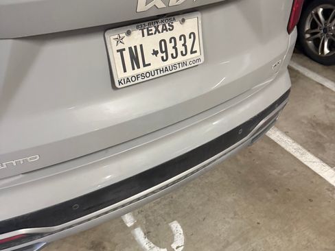 Used 2023 Kia Sorento SX image 4