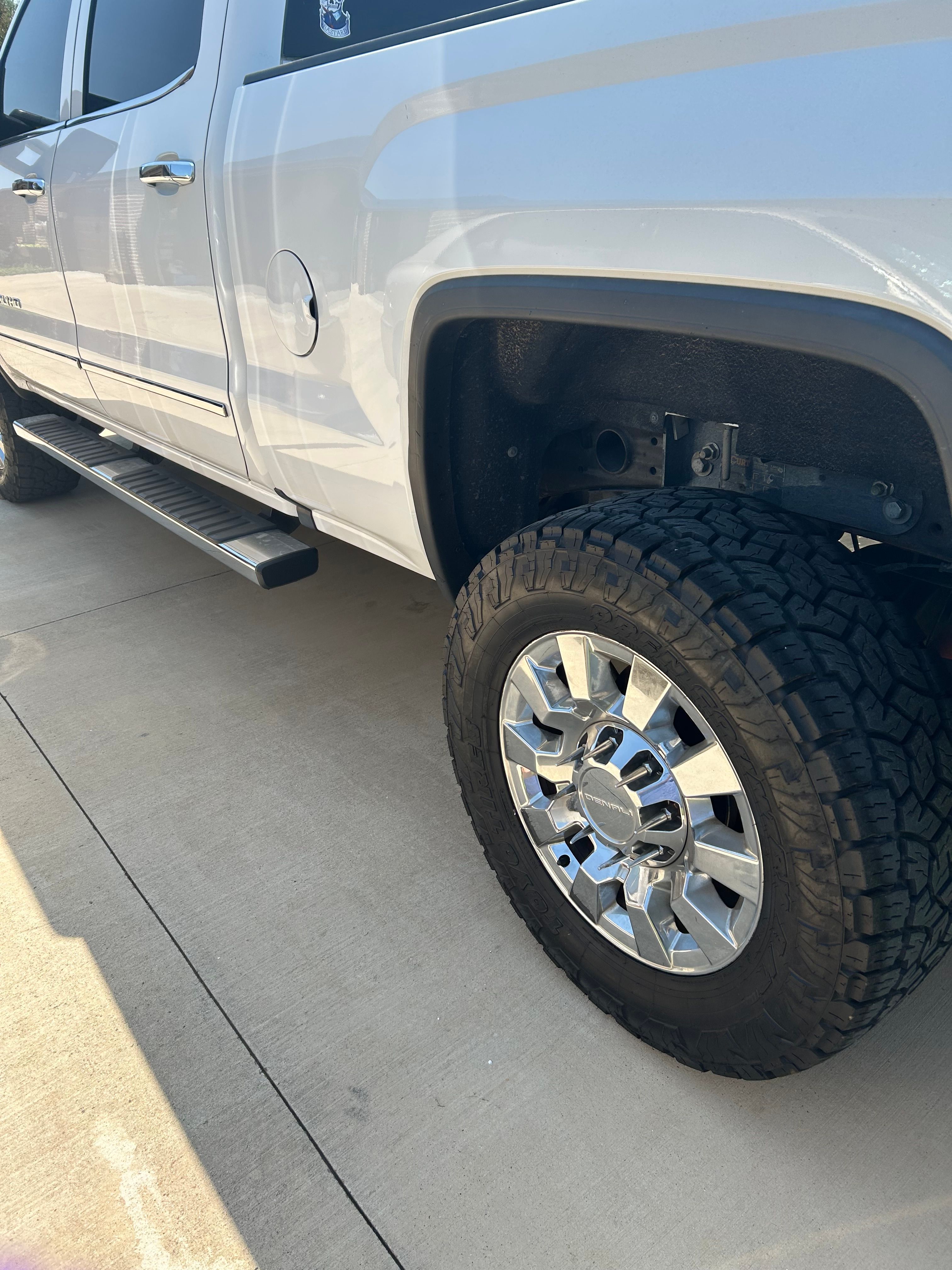 Used 2018 GMC Sierra 2500 Denali w/ Duramax Plus Package AWD/4WD image 8