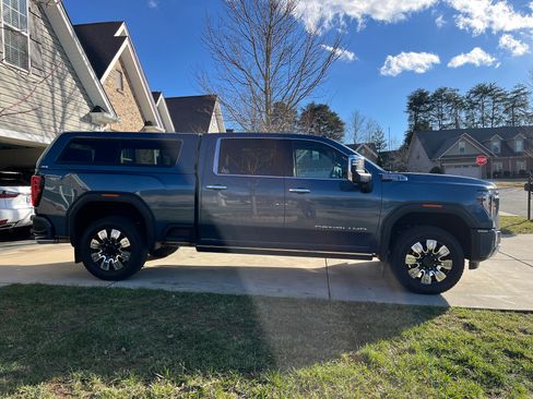 Used 2024 GMC Sierra 2500 Denali w/ Denali Reserve Package image 4