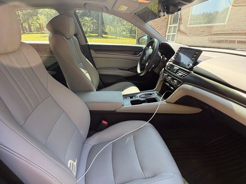 Used 2019 Honda Accord EX-L image 9