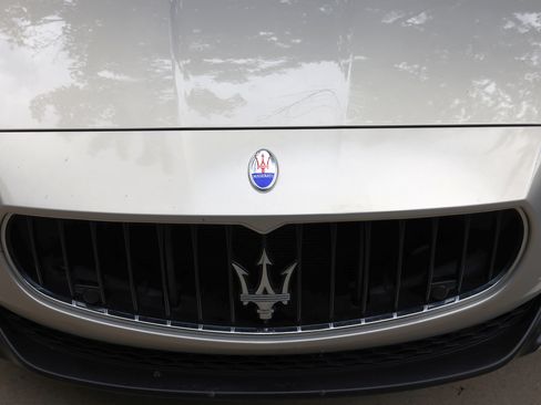 Used 2014 Maserati Quattroporte GTS RWD image 9