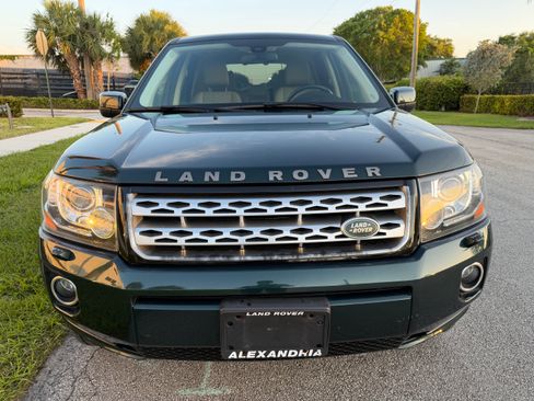 Used 2013 Land Rover LR2 AWD/4WD image 4