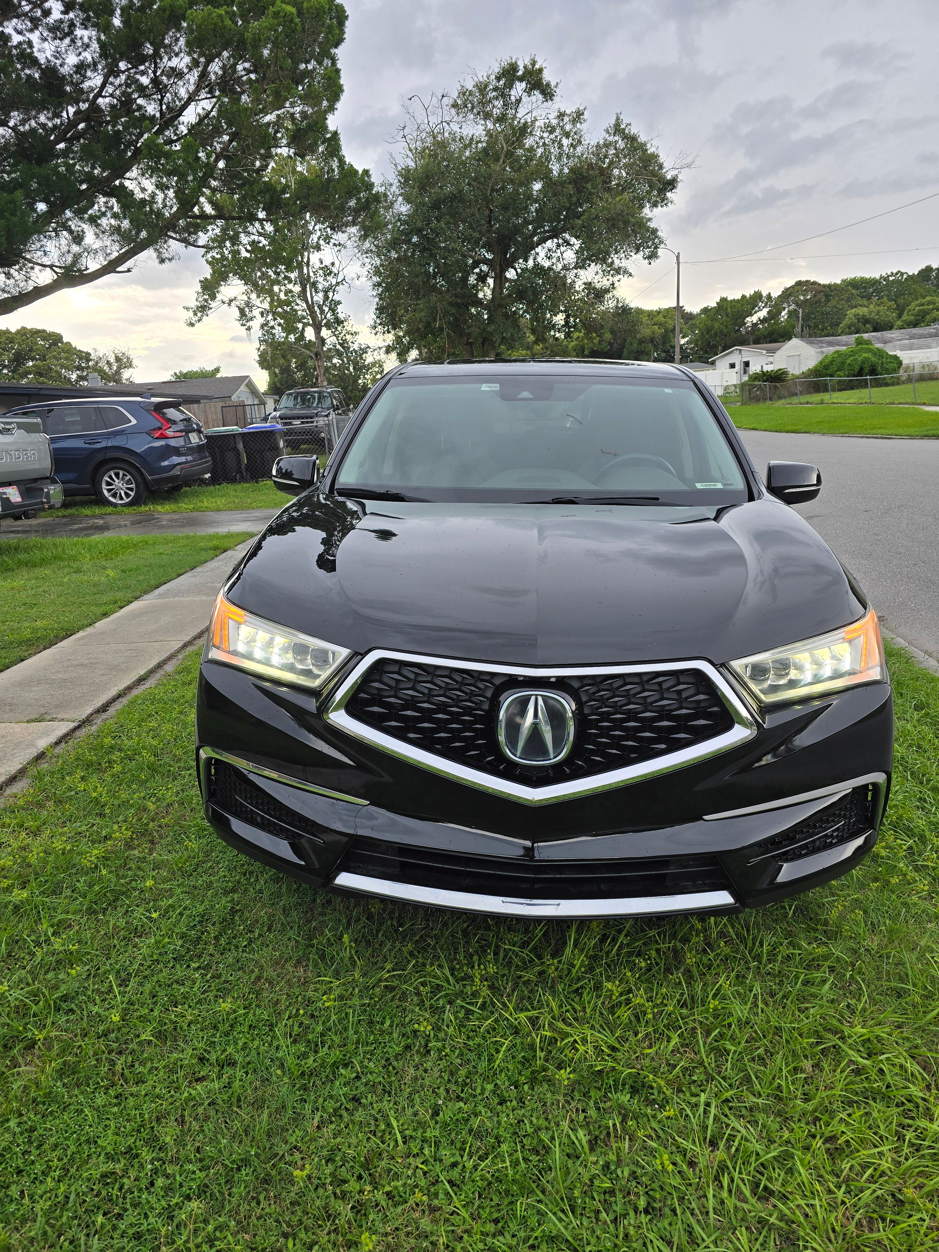 Used 2017 Acura MDX FWD image 2