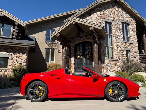 Used 2018 Ferrari 488 Spider RWD image 1