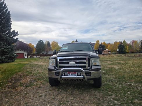 Used 2005 Ford F250 Lariat image 4