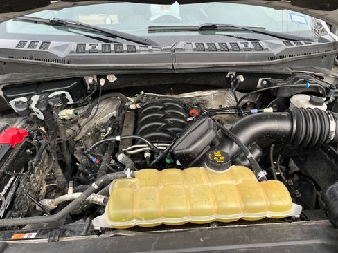 Used 2019 Ford F150 XLT w/ Equipment Group 302A Luxury image 15