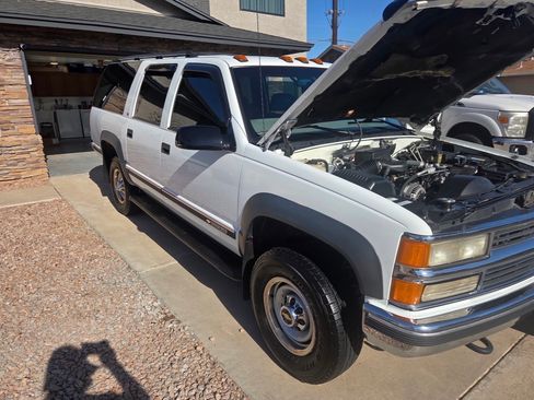 Used 1997 Chevrolet Suburban 2500 w/ Preferred Equipment Group 3 AWD/4WD image 6