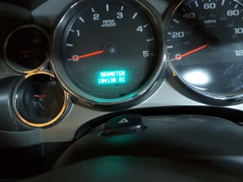 Used 2010 Chevrolet Silverado 2500 LT w/ Interior Plus Package image 12