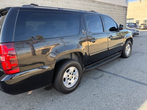 Used 2009 Chevrolet Suburban LT image 6