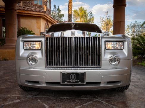 Used 2006 Rolls-Royce Phantom Sedan RWD image 2