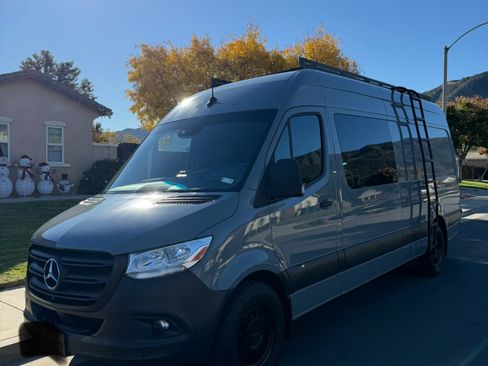Used 2021 Mercedes-Benz Sprinter 2500 image 2