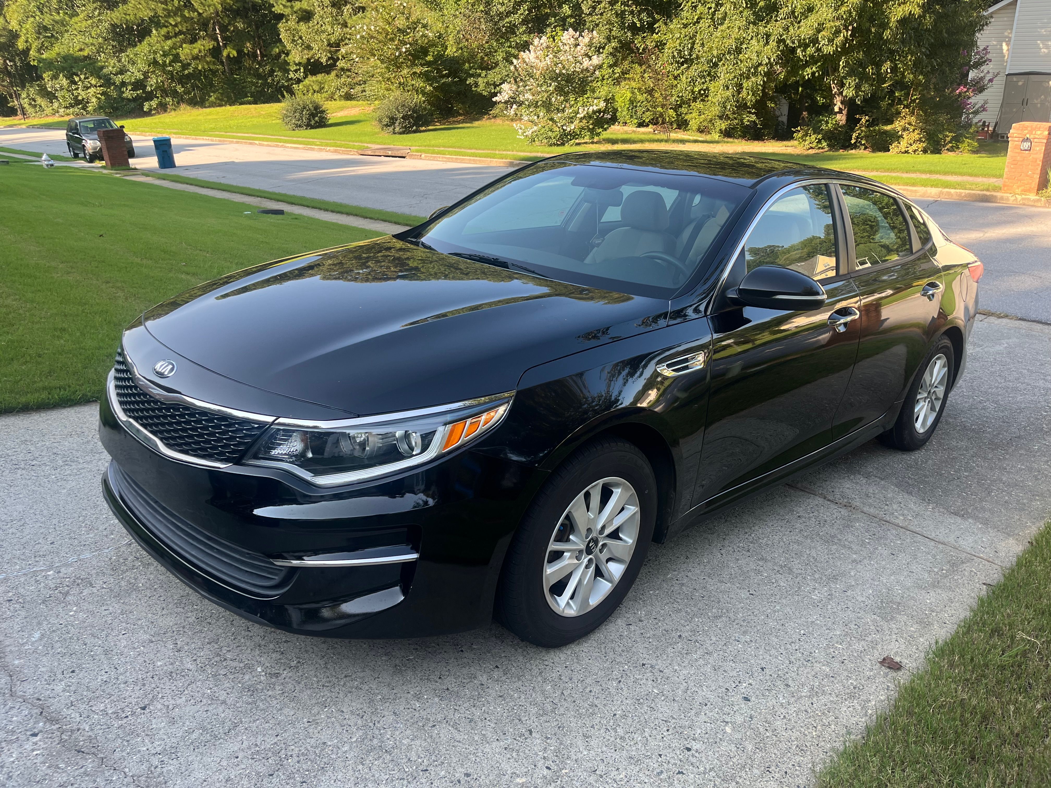 Used 2016 Kia Optima LX FWD image 1