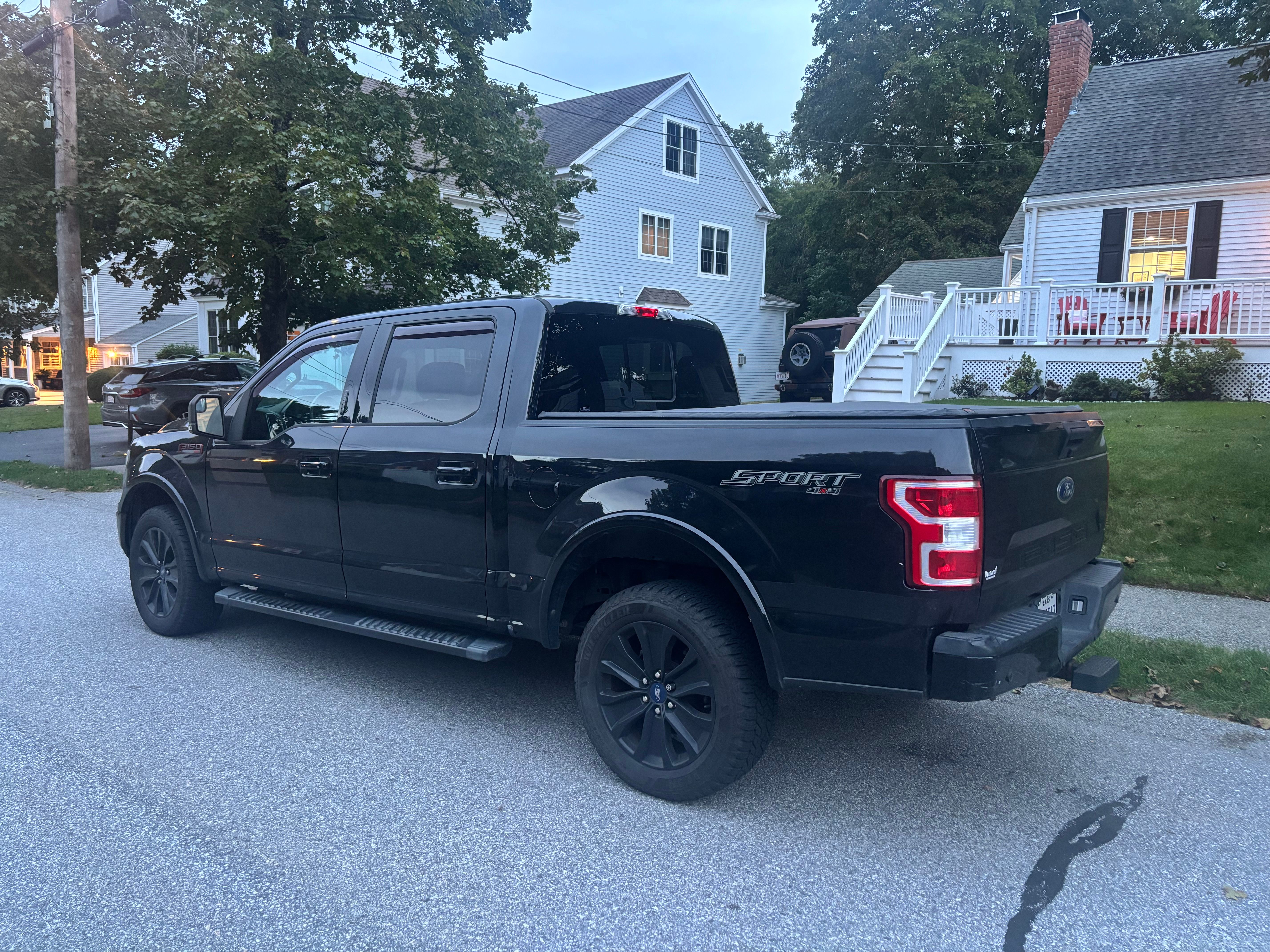Used 2019 Ford F150 XLT w/ Equipment Group 302A Luxury AWD/4WD image 6