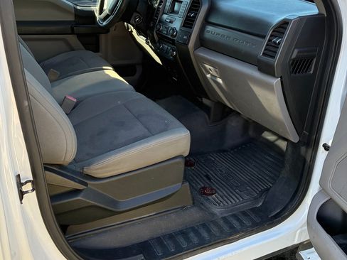 Used 2018 Ford F250 XL w/ Power Equipment Group image 8