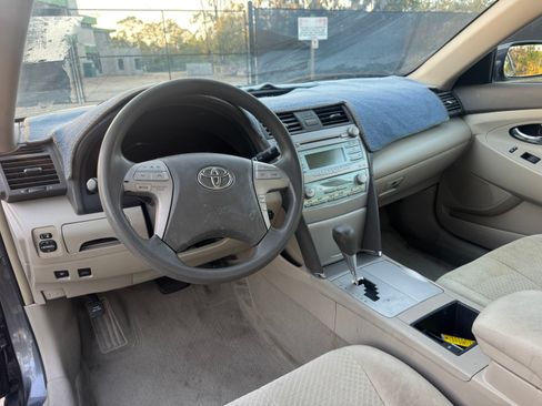Used 2009 Toyota Camry Hybrid Sedan 4D image 11