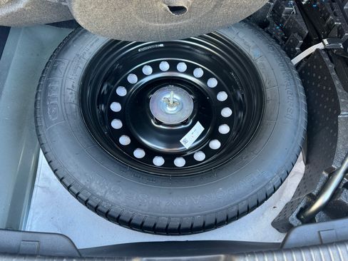 Used 2024 Volkswagen Atlas Cross Sport SE image 20