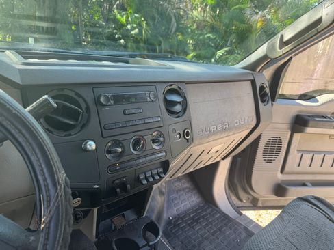 Used 2010 Ford F250 XL RWD image 6