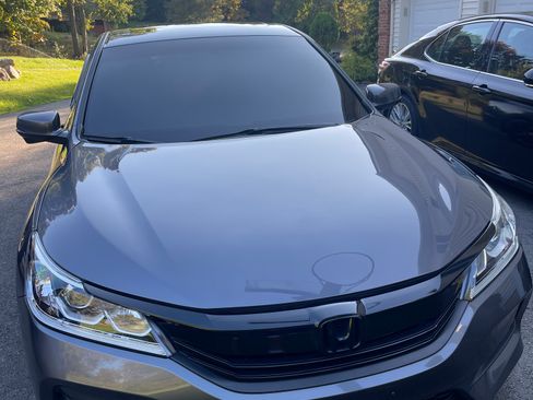 Used 2016 Honda Accord EX-L image 2