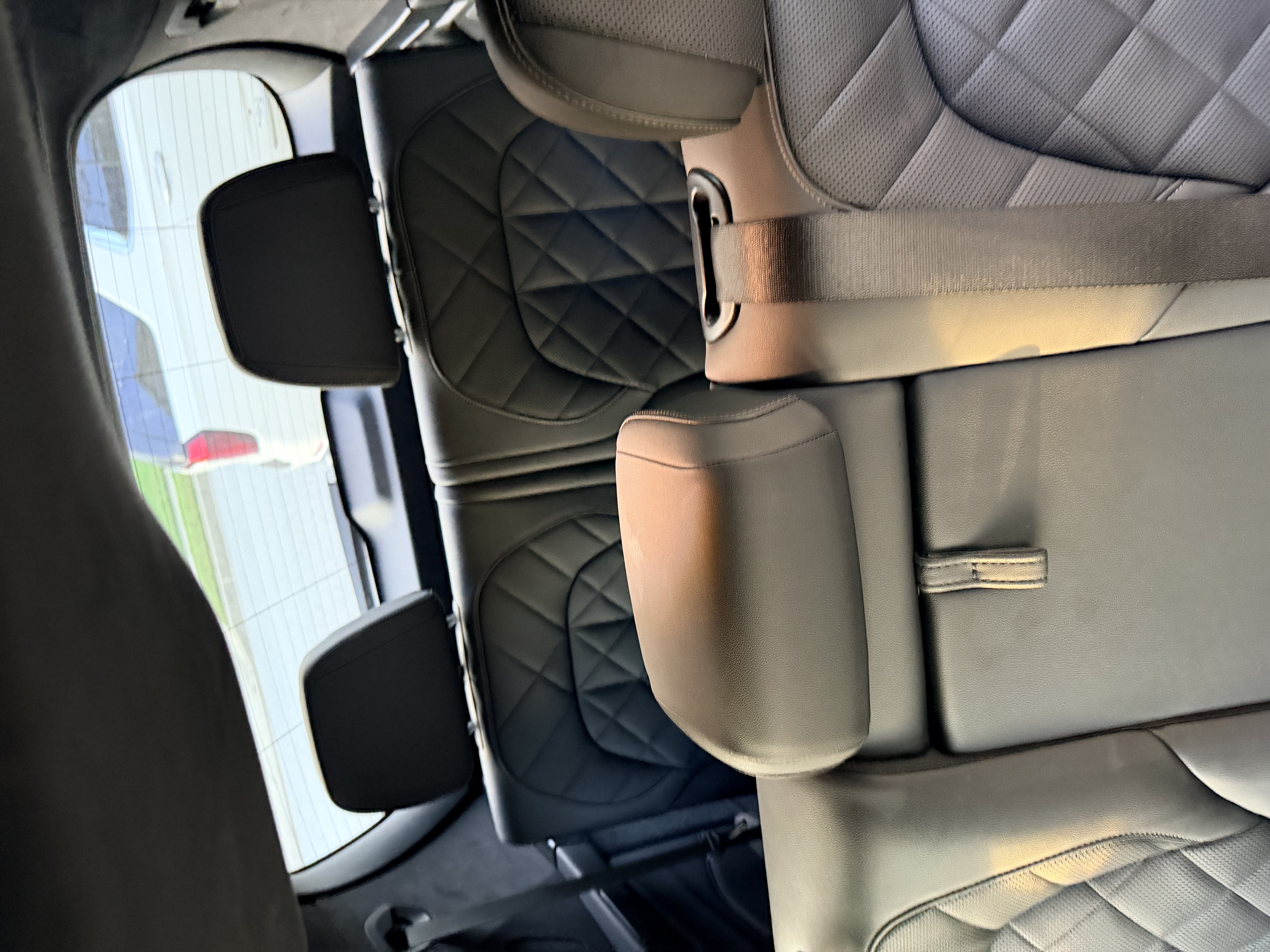 Used 2024 BMW X7 xDrive40i w/ M Sport Package AWD/4WD image 12