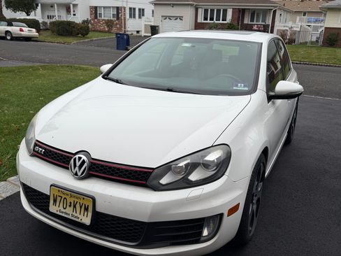 Used 2011 Volkswagen GTI Autobahn image 1