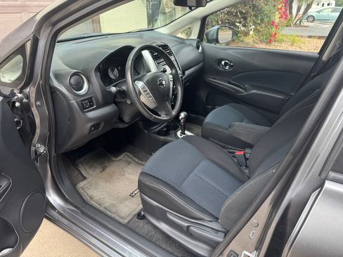 Used 2016 Nissan Versa Note SV FWD image 2