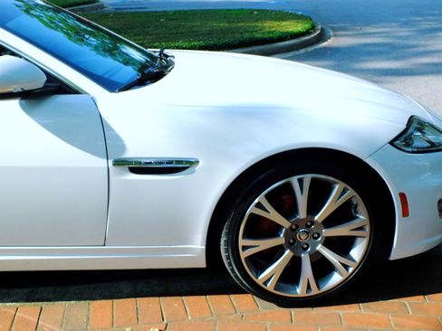 Used 2013 Jaguar XK Coupe RWD image 26