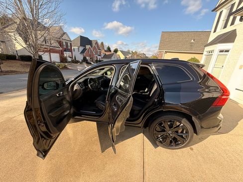 Used 2024 Volvo XC60 B5 Ultimate w/ Protection Package Premier image 14