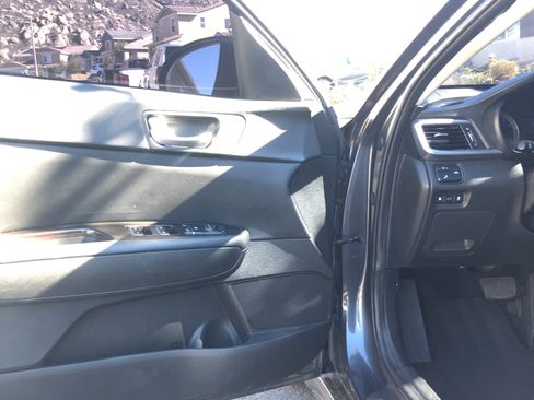 Used 2019 Kia Optima EX image 10